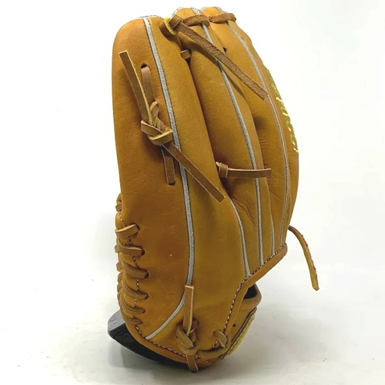 Marucci Capitol Horween Baseball Glove JW3A9 11.50 Single Post Right Hand Throw 6 Marucci Capitol Horween Baseball Glove JW3A9 11.50 Single Post Right Hand Throw - Image 6
